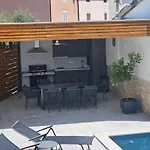 Larisa