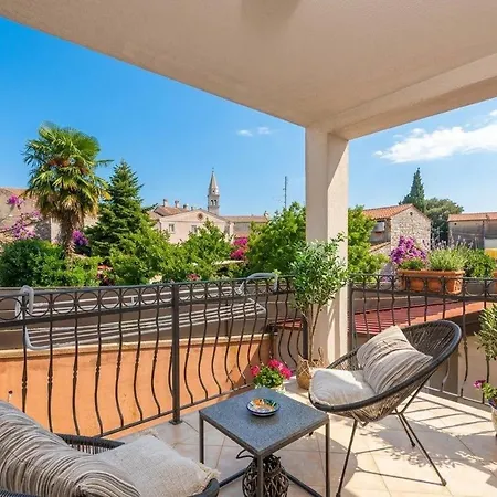 Larisa Apartman *