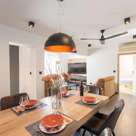 Larisa Apartament